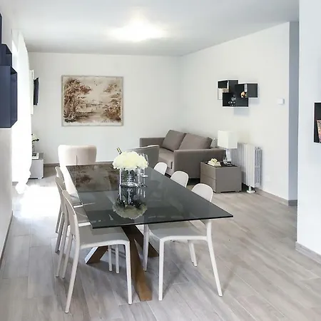 Family With Pool And Amazing Panoramic Penthouse