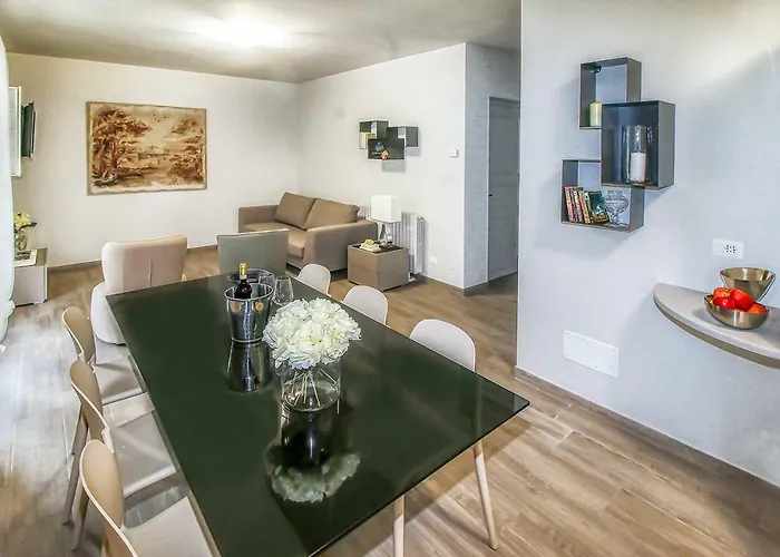 Family With Pool And Amazing Panoramic Penthouse Colico