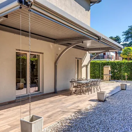 Family With Pool And Amazing Panoramic Penthouse Colico