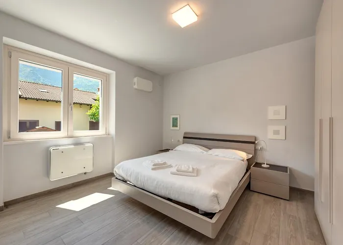 Casa vacanze Family With Pool And Amazing Panoramic Penthouse Colico