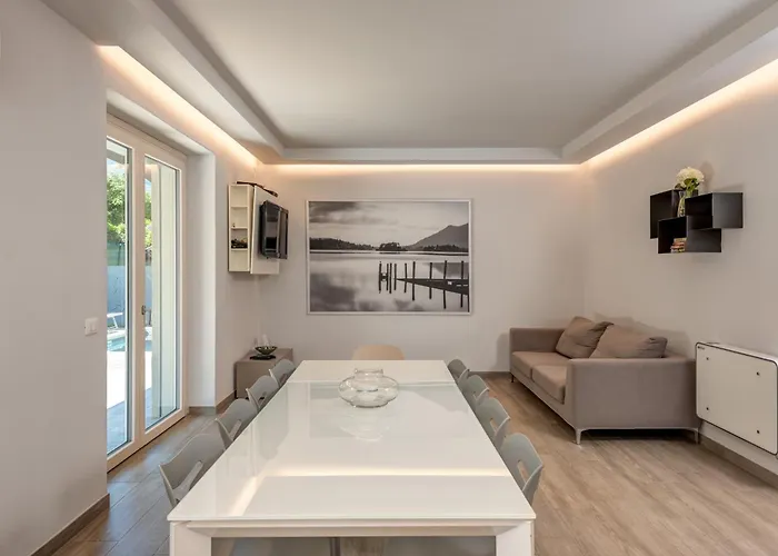 Family With Pool And Amazing Panoramic Penthouse Casa vacanze Colico