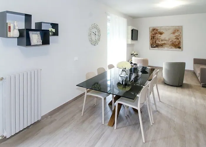 Family With Pool And Amazing Panoramic Penthouse Casa vacanze Colico