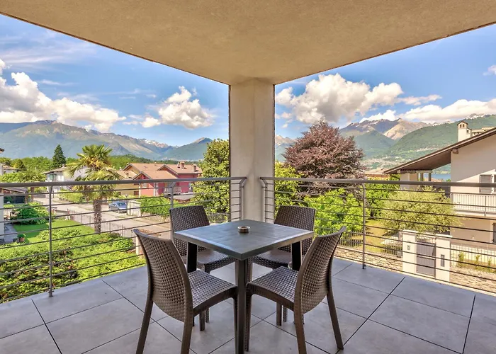 Family With Pool And Amazing Panoramic Penthouse Semesterbostad Colico