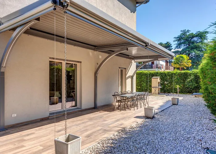 Family With Pool And Amazing Panoramic Penthouse Colico