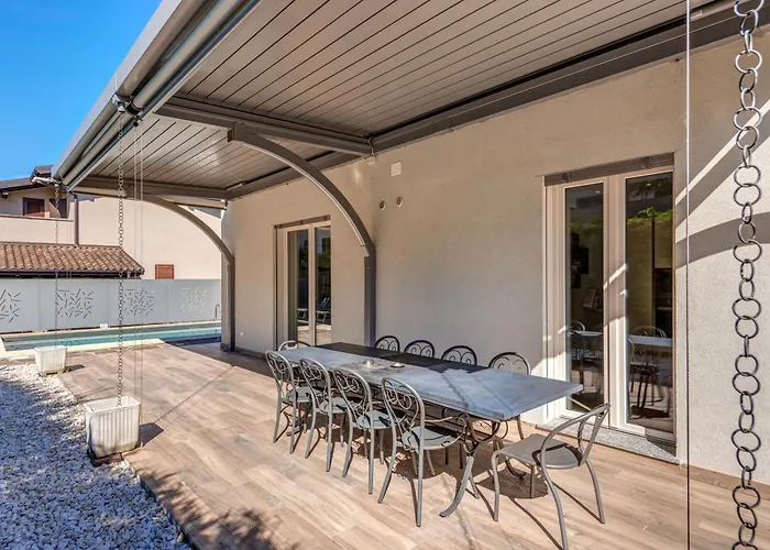 Family With Pool And Amazing Panoramic Penthouse * Colico