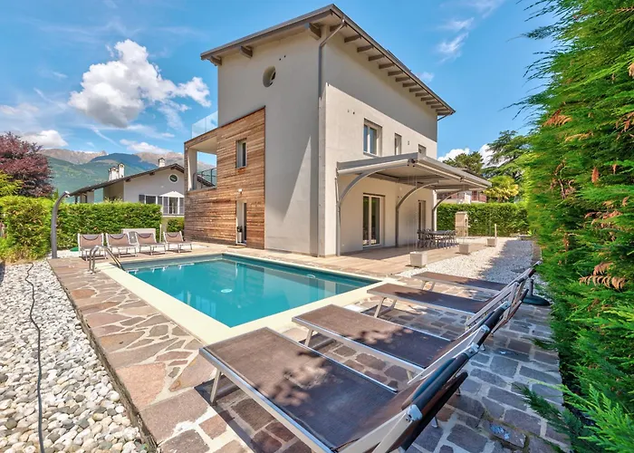 Family With Pool And Amazing Panoramic Penthouse Semesterbostad Colico