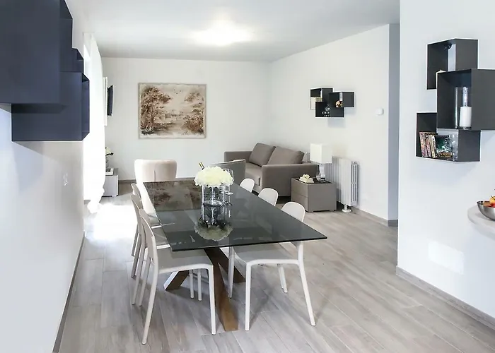 Family With Pool And Amazing Panoramic Penthouse