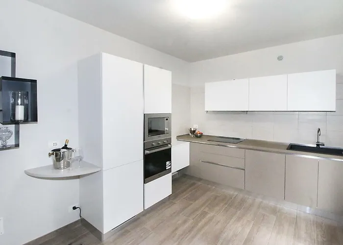 Family With Pool And Amazing Panoramic Penthouse Semesterbostad Colico