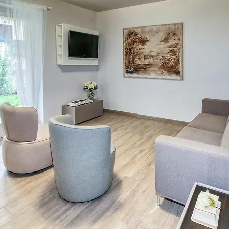 Family With Pool And Amazing Panoramic Penthouse Vakantiehuis Colico